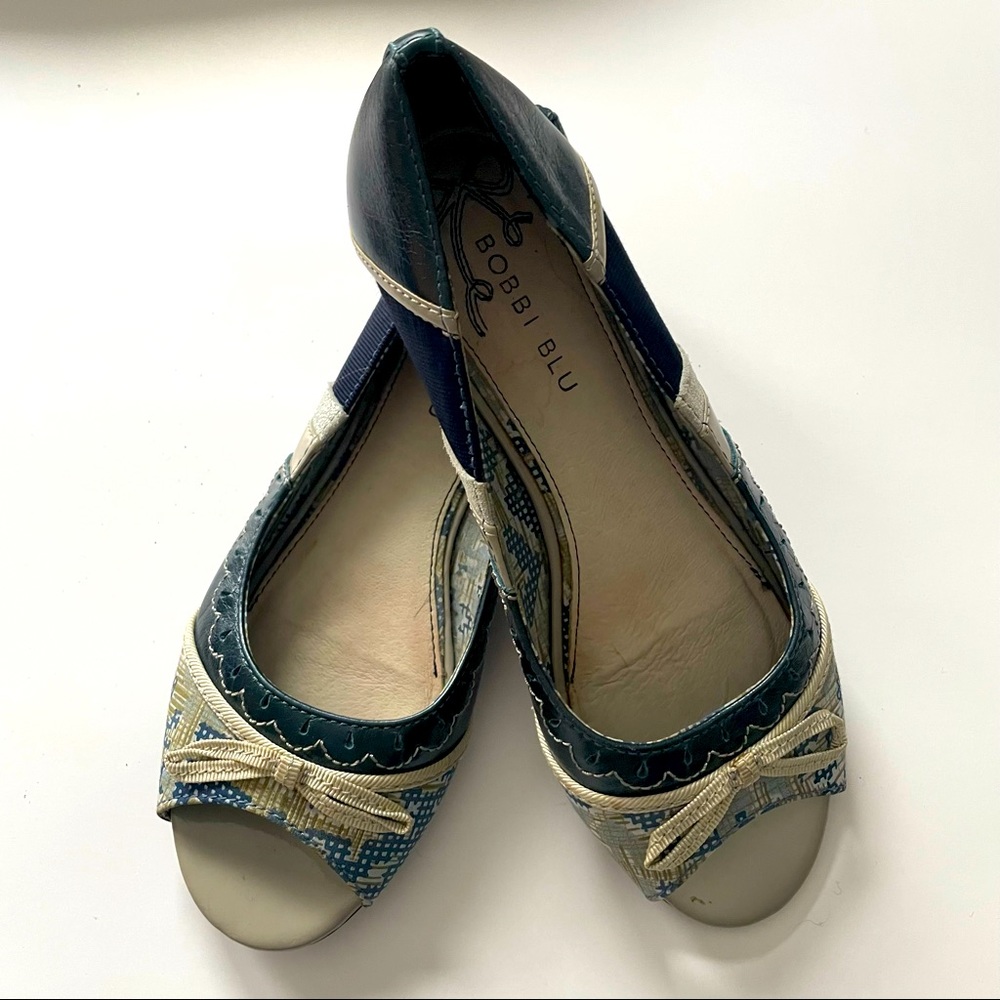 Bobbi Blu Kassidy slip on Navy leather ballet flats in great condition size 7.5